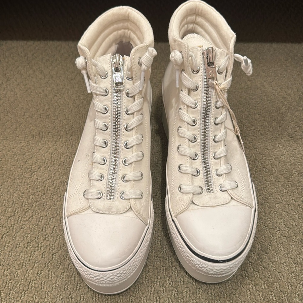 ASH SNEAKERS